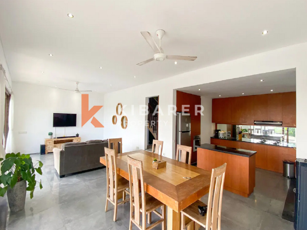 Stunning Four Bedroom Enclosed Living Villa Situated in Canggu — image 6