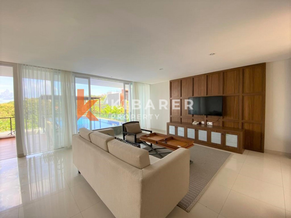 Beautiful Three-Bedroom Bayview Villa with Enclosed Living Room in Nusa Dua — image 6