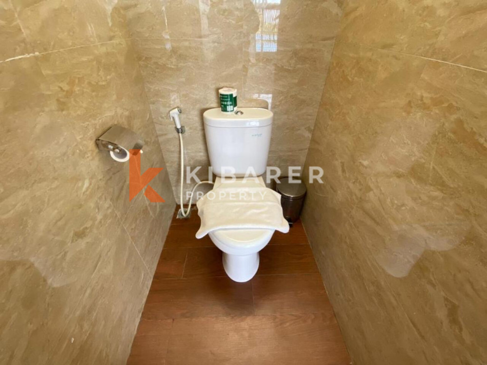 Beautiful Three-Bedroom Bayview Villa with Enclosed Living Room in Nusa Dua — image 13