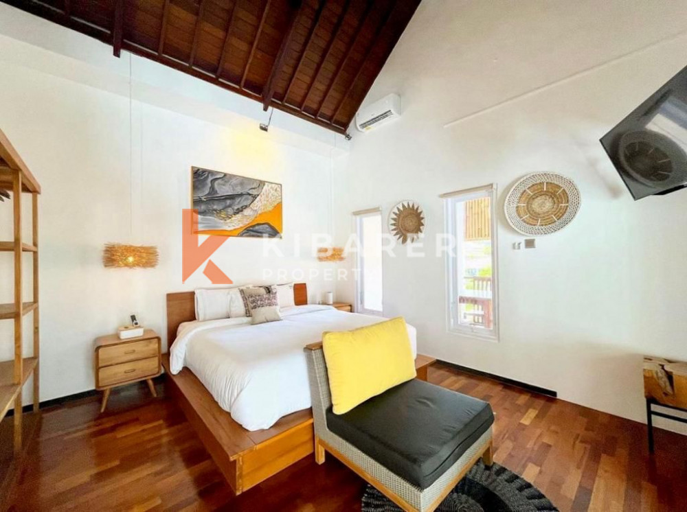Gorgeous Three Bedroom Villa walking distance to Canggu Beach — image 5