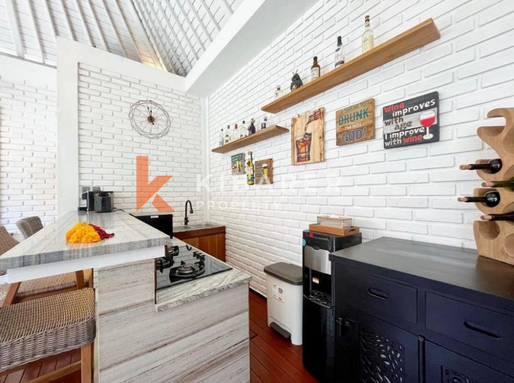 Gorgeous Three Bedroom Villa walking distance to Canggu Beach — image 4