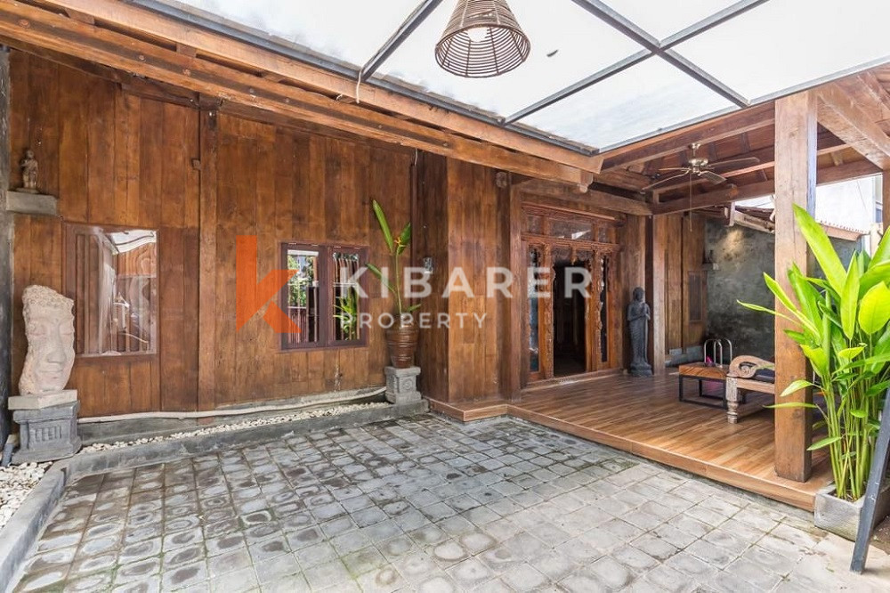 Beautiful 2-Bedroom Joglo Villa Located in Canggu — image 11