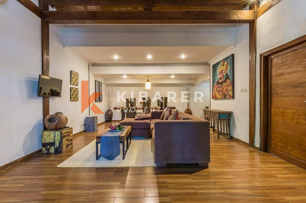 Beautiful 2-Bedroom Joglo Villa Located in Canggu — image 2