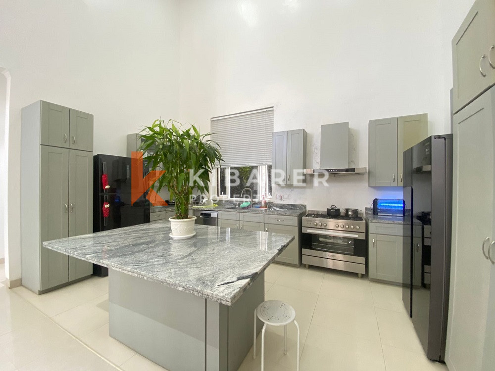 Gorgeous Four Bedroom Villa situated in Jimbaran area — image 7