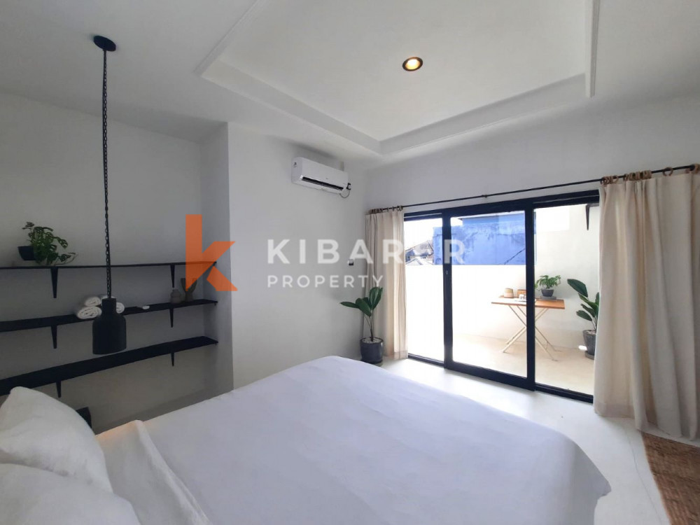 Modern Three Bedroom Villa with Enclosed Living in Canggu — image 11