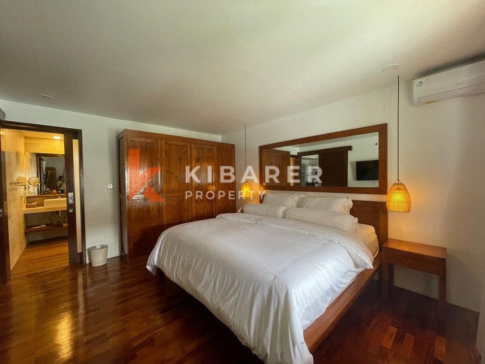 Newly Renovated Three Bedroom Villa walking distance to Canggu Beach — image 6