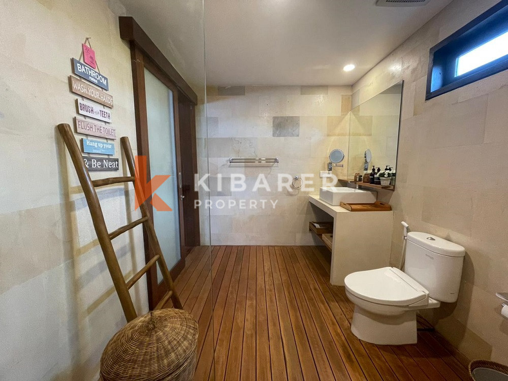 Newly Renovated Three Bedroom Villa walking distance to Canggu Beach — image 9