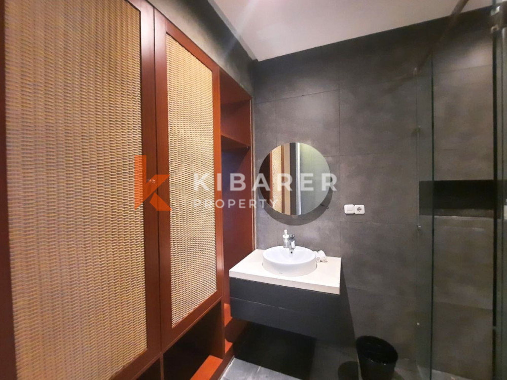Modern Loft Villa with Two Bedrooms and Open Living Room Located in Legian — image 12