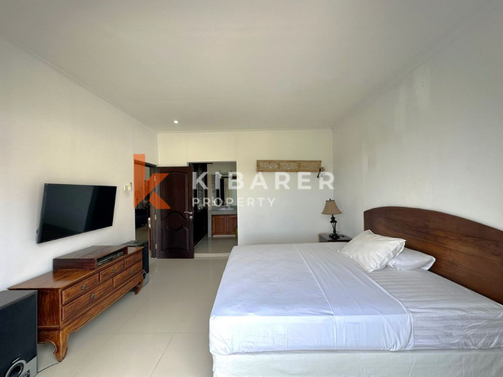 Cozy Five-Bedroom Living Villa in Seminyak — image 5