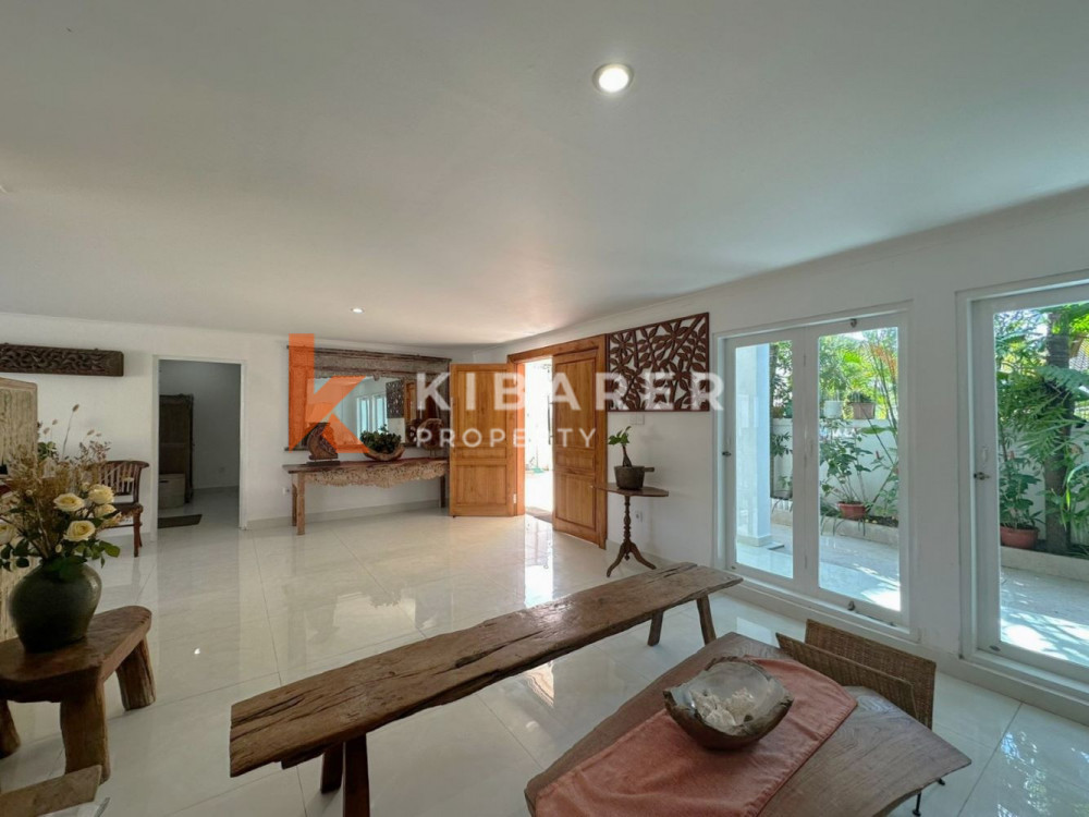 Cozy Five-Bedroom Living Villa in Seminyak — image 3