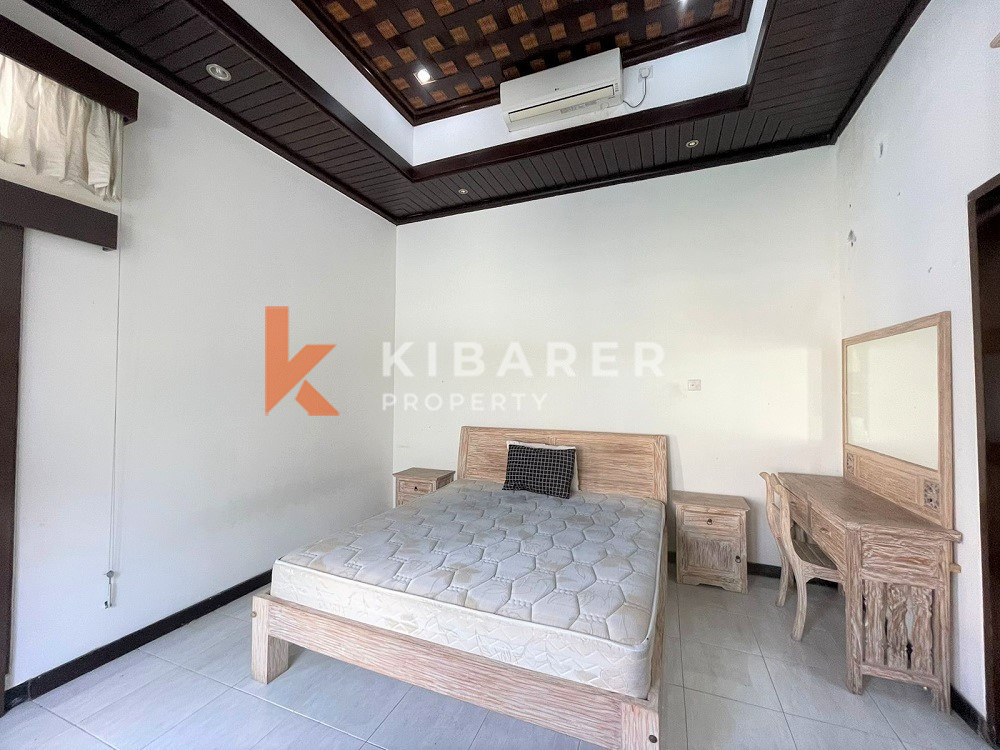Cozy Two Bedroom Villa located in quiet Kerobokan area ( minimum 2 years contract ) — image 11