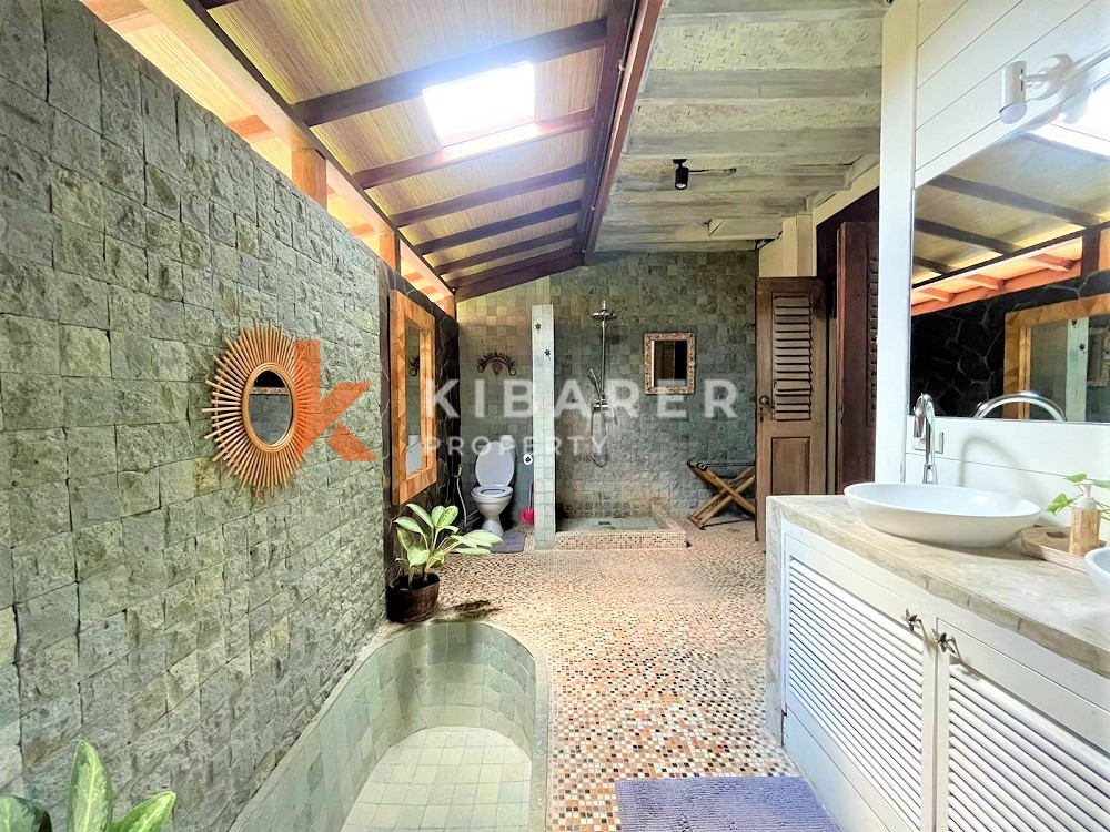 Near The Beach Beautiful Four Bedroom villa Located In Berawa — image 5