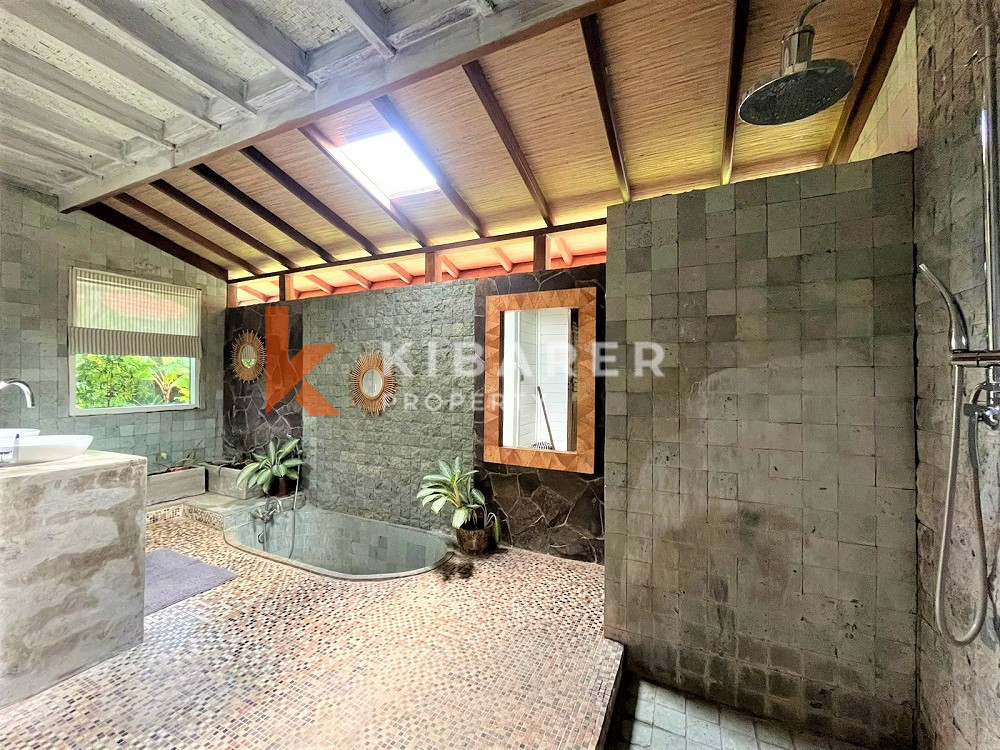 Near The Beach Beautiful Four Bedroom villa Located In Berawa — image 10