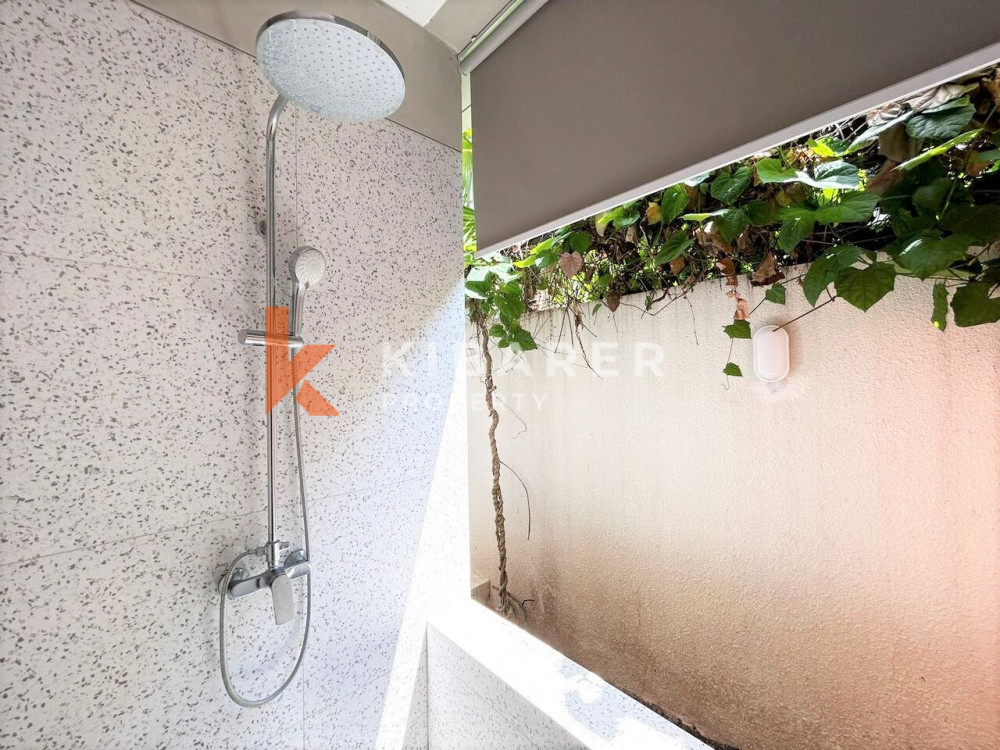 Beautiful Two-Bedroom Open Living Room Villa Strategically Located in Seminyak — image 9