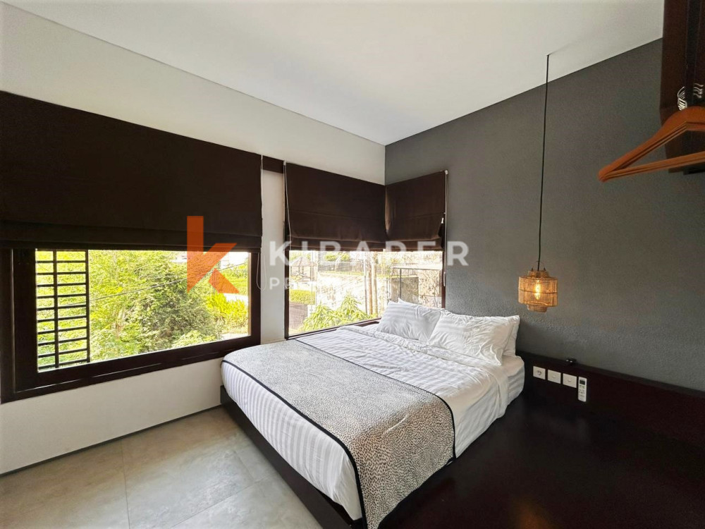 Modern Three-Bedroom Villa with Open Living Room Located in Ungasan — image 14