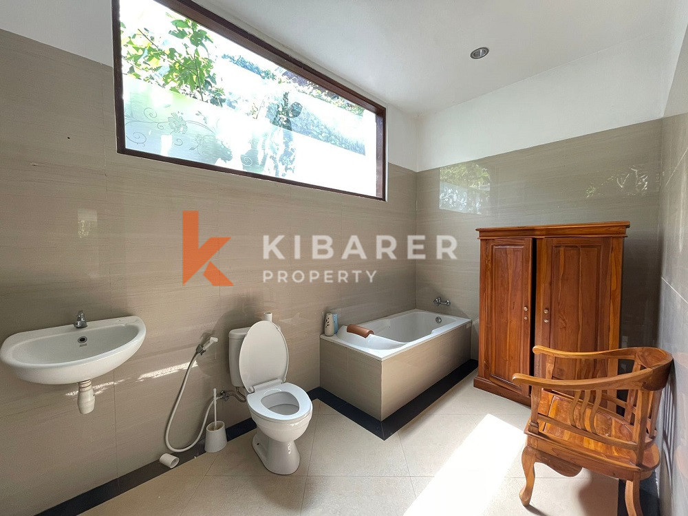 Homey Three Bedroom Villa well positioned in Pererenan — image 19
