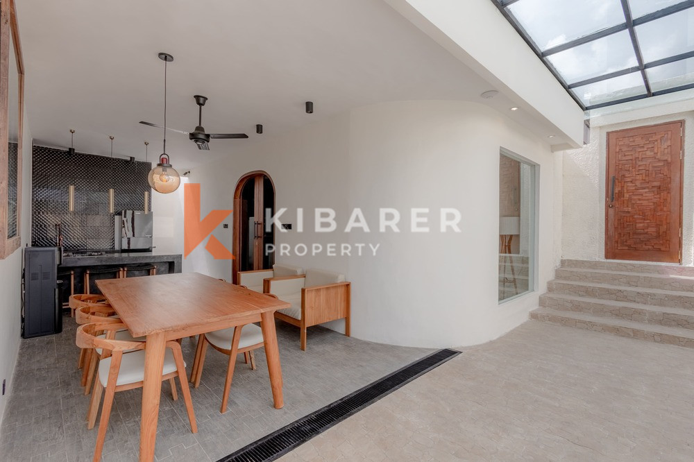 Wonderful Three Bedroom Open Living Room Villa Set in Canggu — image 5