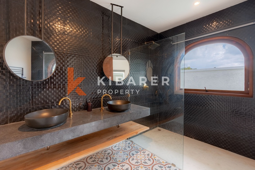 Wonderful Three Bedroom Open Living Room Villa Set in Canggu — image 13