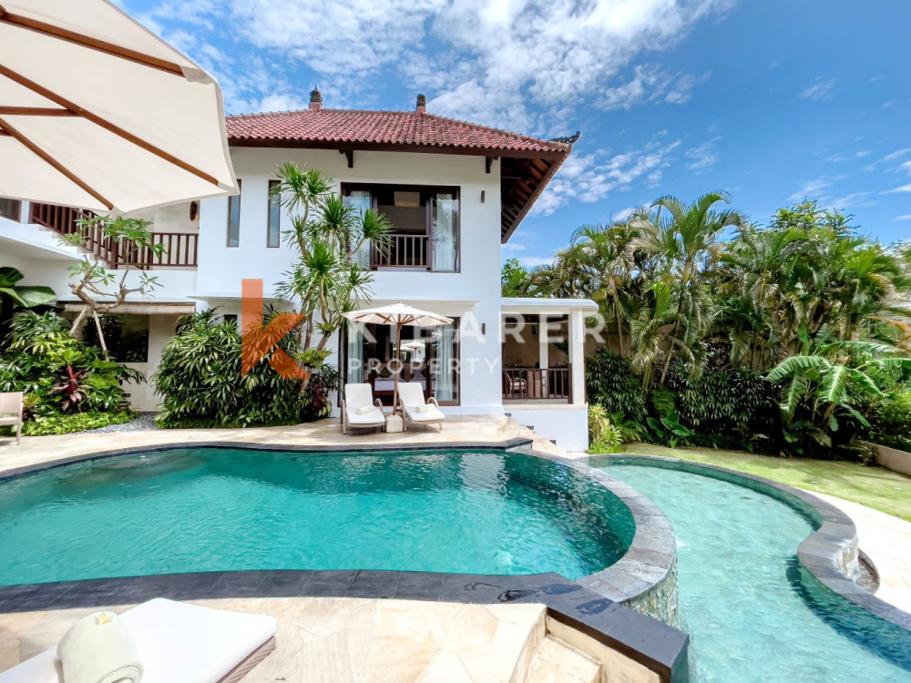 Spacious Three-Bedroom Private Guest Villa with Rice Field Views in Canggu — image 3