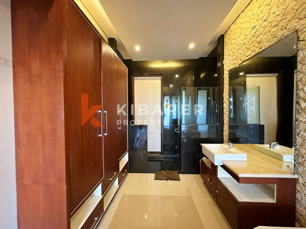 Cozy 3-Bedroom Villa Strategically Located in Seminyak — image 14