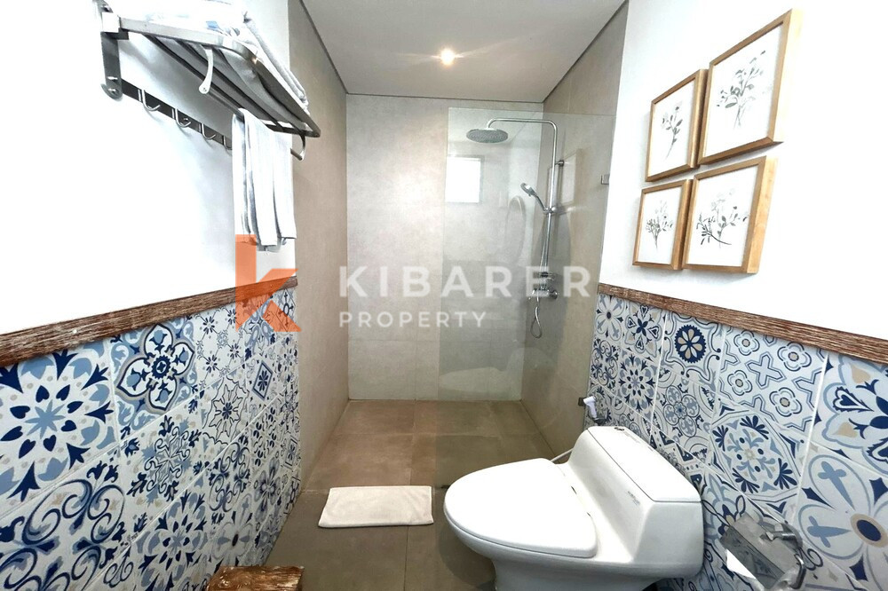 Charming Three-Bedroom Santorini Villa with Enclosed Living Room in Padonan — image 11