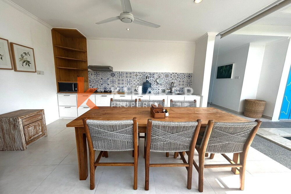 Charming Three-Bedroom Santorini Villa with Enclosed Living Room in Padonan — image 3