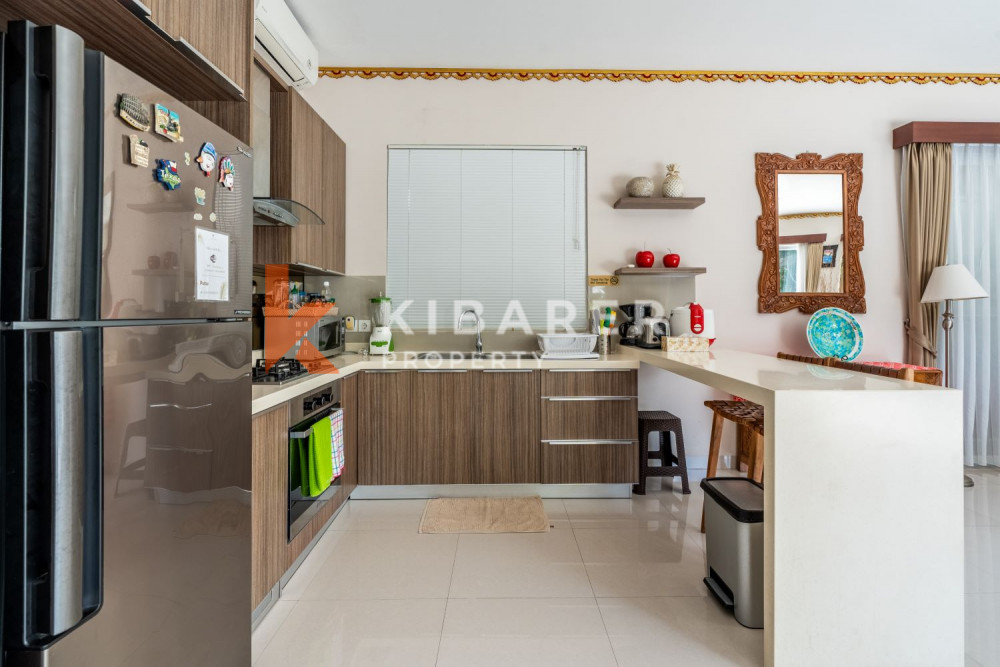 Beautiful Three-Bedroom Closed Living Room Villa in a Complex in Seminyak — image 12