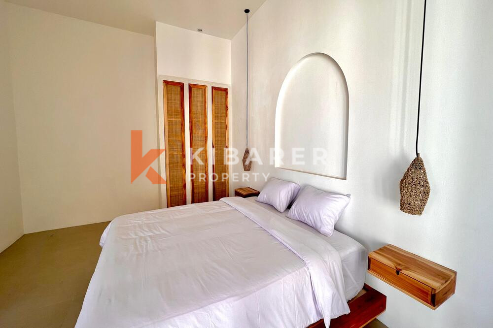 Mediterranean Three Bedroom Enclosed Livingroom Villa Set in Pererenan — image 10