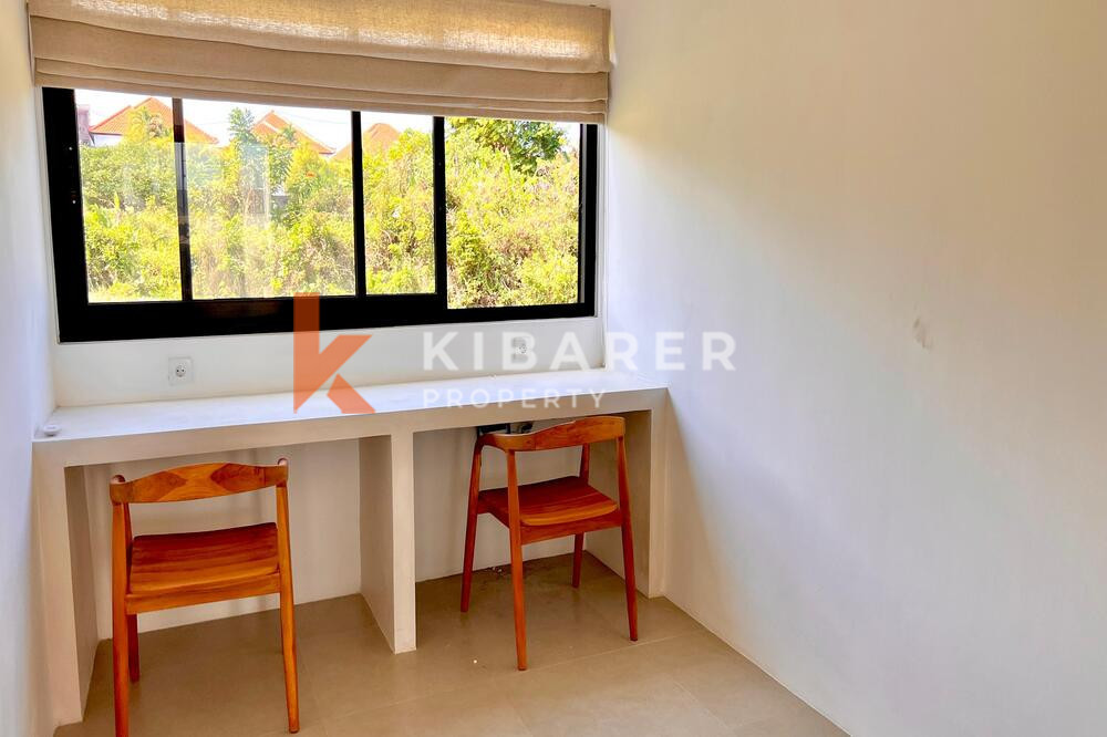 Mediterranean Three Bedroom Enclosed Livingroom Villa Set in Pererenan — image 6