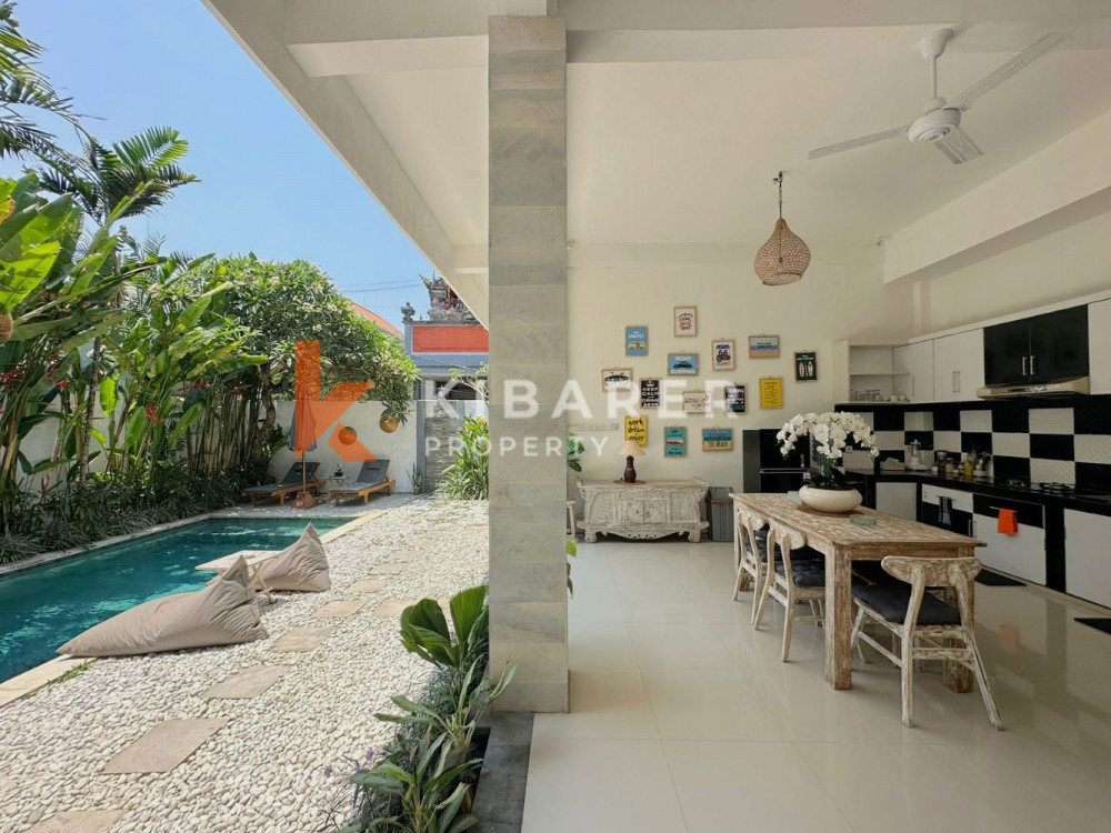 Seven Bedroom Great Location Open Living Villa in Berawa Canggu — image 8