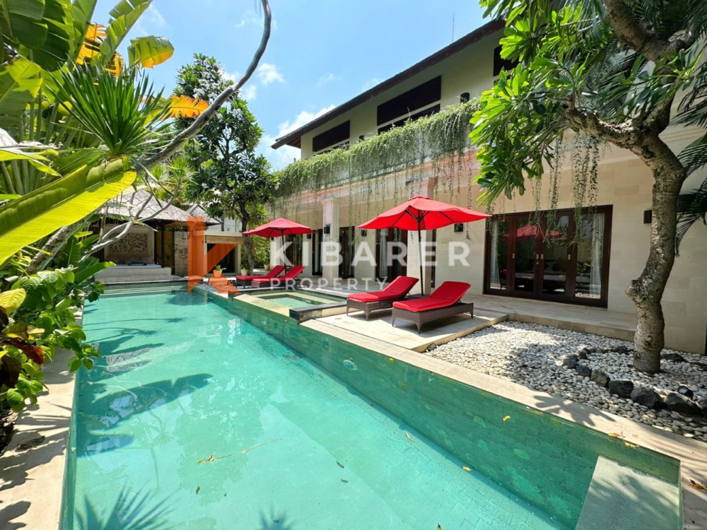 Beautiful Three-Bedroom Enclosed Guest Villa in Prime Seminyak Area — image 12