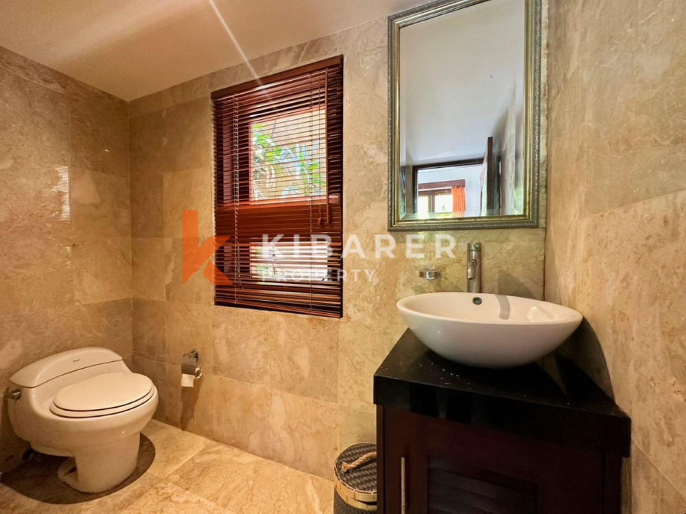 Beautiful Three-Bedroom Enclosed Guest Villa in Prime Seminyak Area — image 18