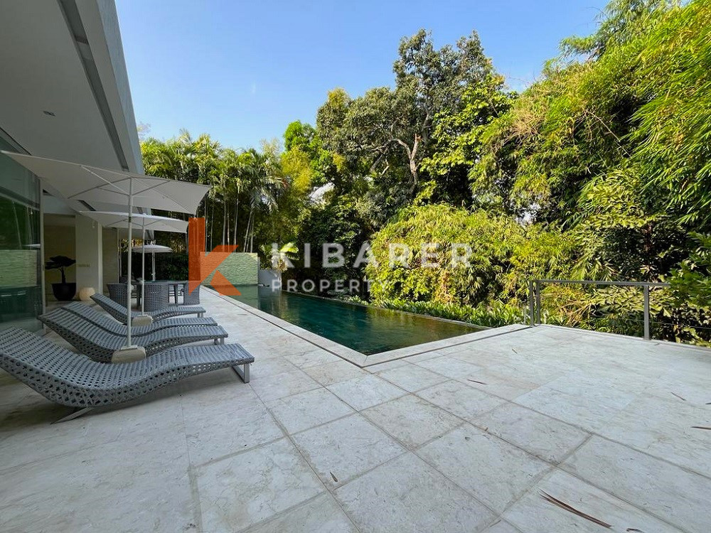Four-Bedroom Private Guest Villa with Forest Views in Semer-Kerobokan — image 2