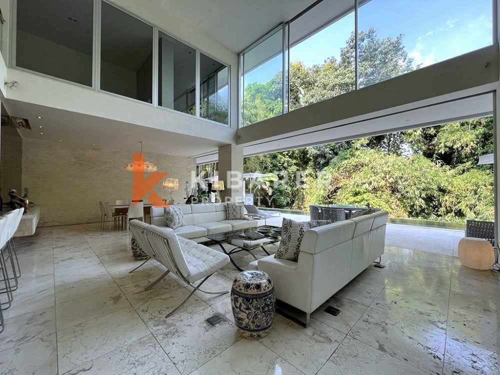 Four-Bedroom Private Guest Villa with Forest Views in Semer-Kerobokan — image 9
