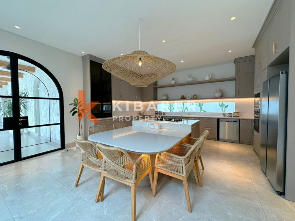 Brand New Luxury Five Bedrooms Villa Situated in Central Canggu — image 7