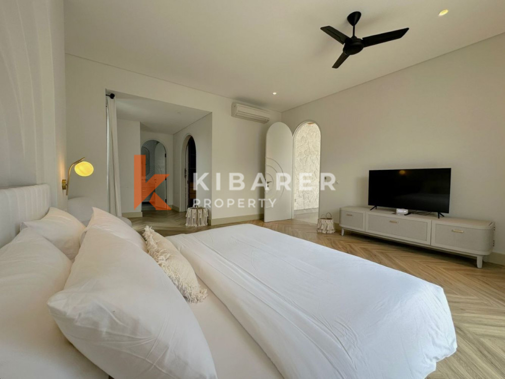 Brand New Luxury Five Bedrooms Villa Situated in Central Canggu — image 15