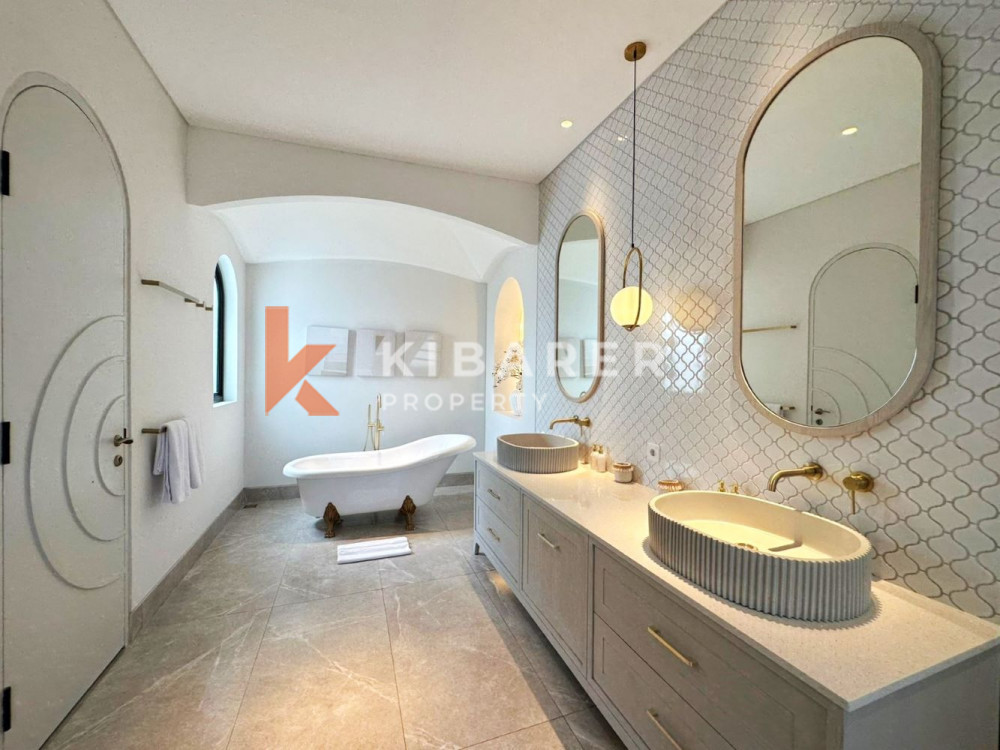 Brand New Luxury Five Bedrooms Villa Situated in Central Canggu — image 18