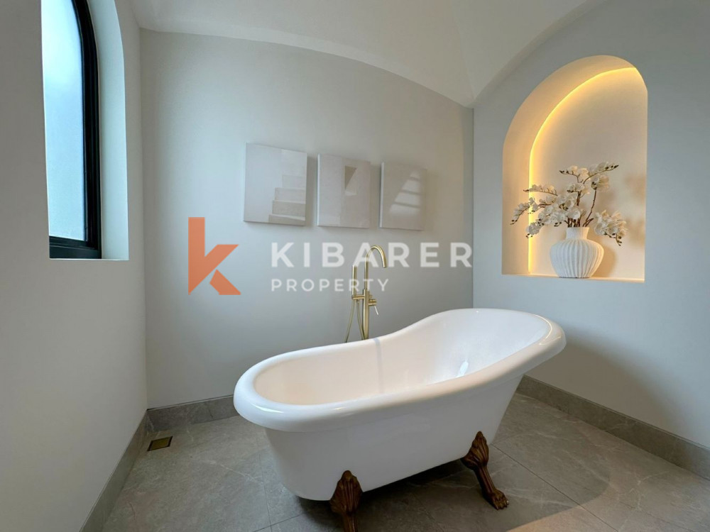 Brand New Luxury Five Bedrooms Villa Situated in Central Canggu — image 19