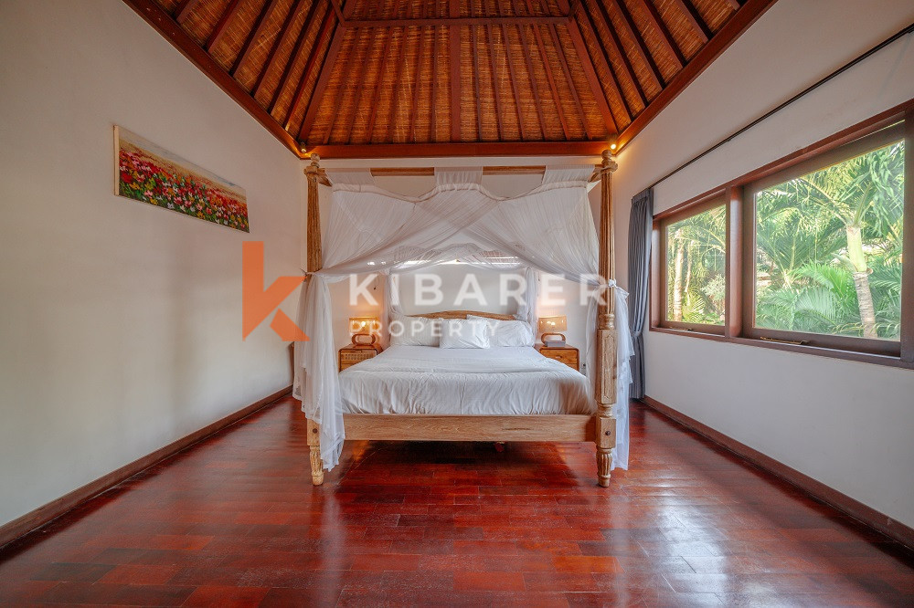 Stylish Two-Bedroom Closed Guest Villa with Pool Located in Bumbak — image 3