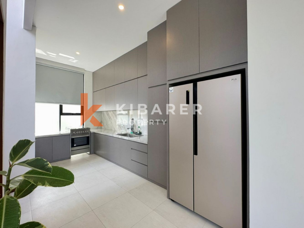 Brand New Charming Three Bedroom Enclosed Living Villa in Pererenan — image 7