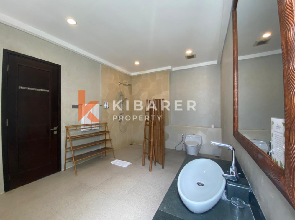 Beautiful Two-Bedroom Villa Complex with Enclosed Living Room in Nusa Dua — image 8