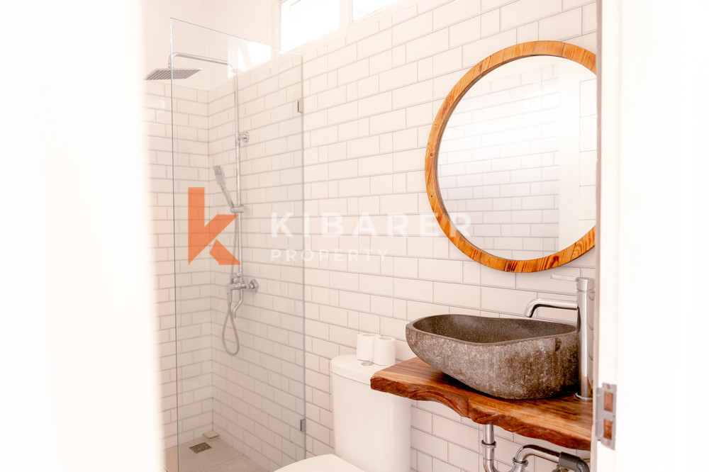 Charming Three-Bedroom Villa Located in Kerobokan Near Canggu — image 18