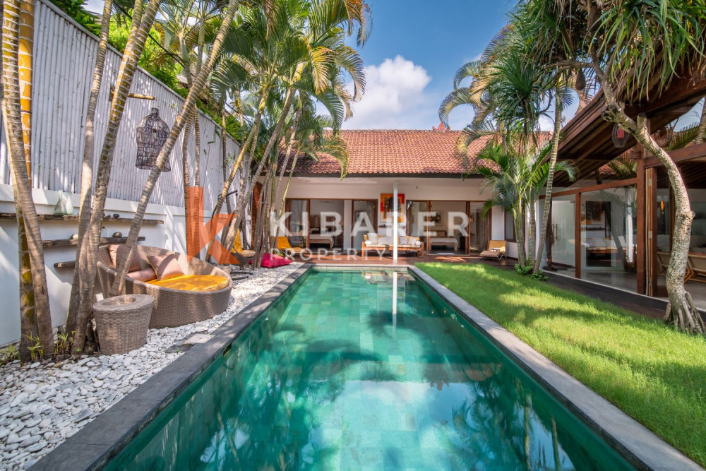 Tropical Comfort Three Bedroom Enclosed Living Villa in Kerobokan — image 10