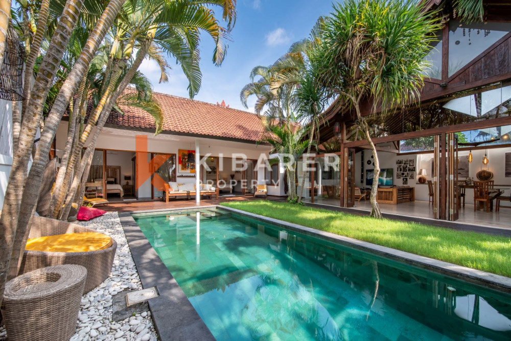 Tropical Comfort Three Bedroom Enclosed Living Villa in Kerobokan — image 1