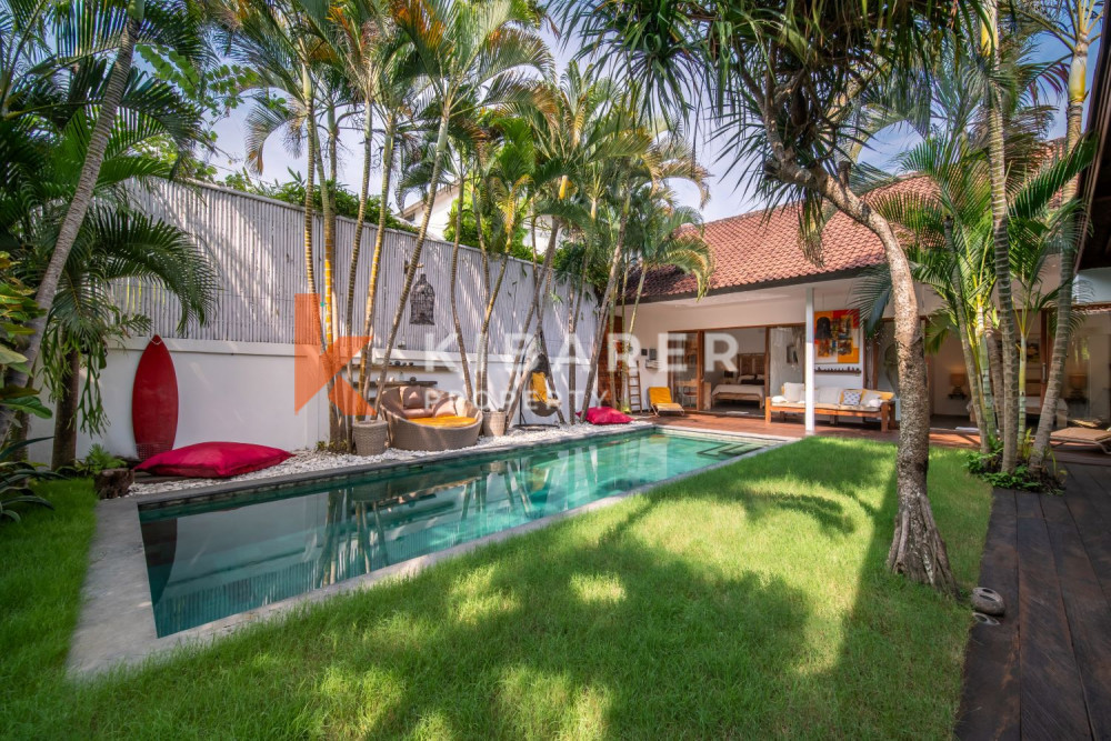 Tropical Comfort Three Bedroom Enclosed Living Villa in Kerobokan — image 11