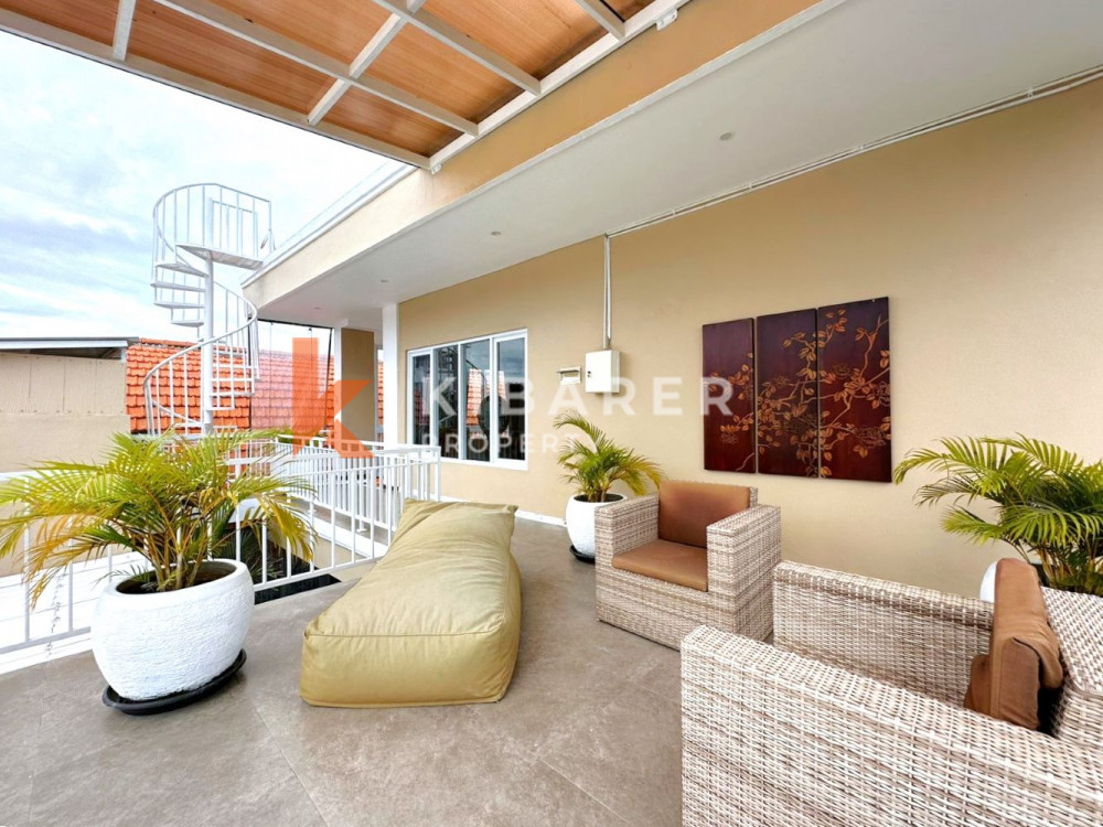 Wonderful Three Bedroom Enclosed Living Room Situated in Padonan — image 17