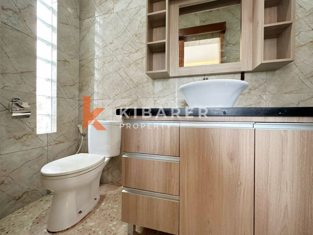 Wonderful Three Bedroom Enclosed Living Room Situated in Padonan — image 16