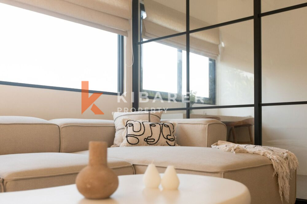 Gorgeous Three Bedroom Enclosed Living Room Mediterranean Villa in Pererenan — image 7