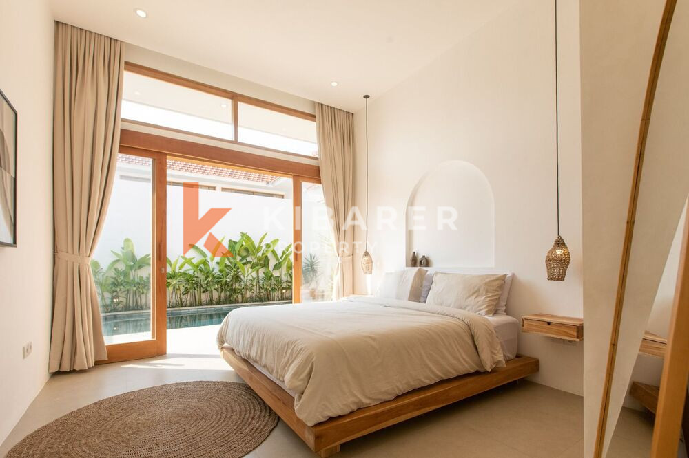 Gorgeous Three Bedroom Enclosed Living Room Mediterranean Villa in Pererenan — image 13