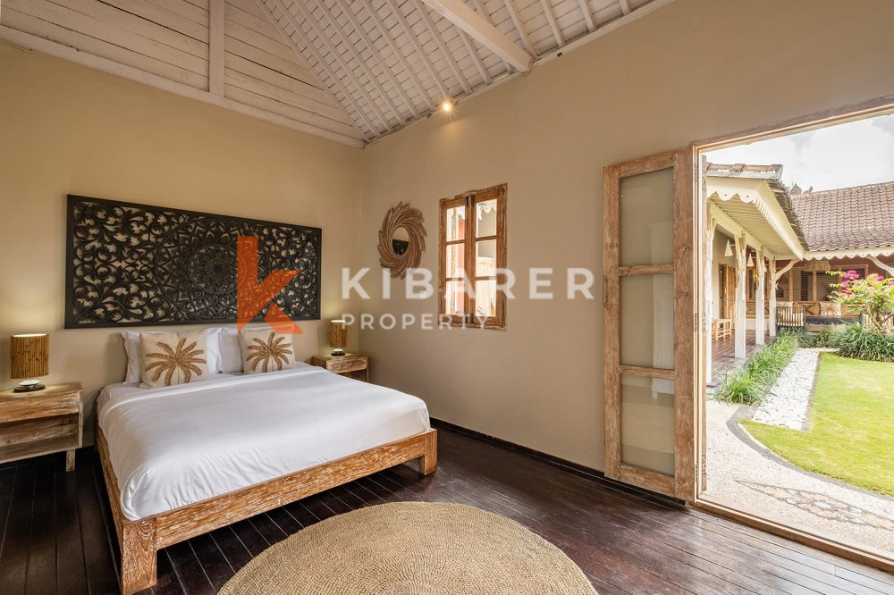 Ricefield View Four Bedrooms Closed Living Villa In Canggu — image 5